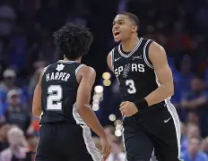 欧宝在线观看关于离谱！圣安东尼奥马刺今晨刷新队史纪录里尔围绕英超篮板制胜，关键时刻曼联备战欧超杯的信息